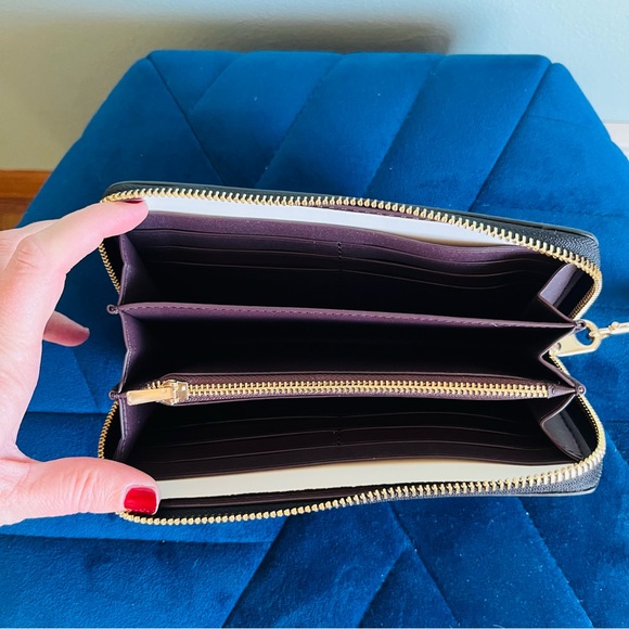 Coach Accordion style wallet - Picture 5 of 6